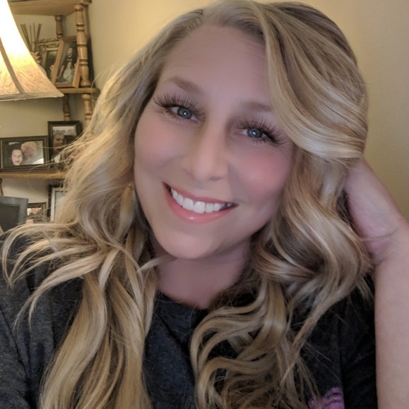 Meet your Posher, Amy - Picture 1 of 1